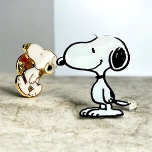 Snoopy -enamel pin/brooch plus bonus